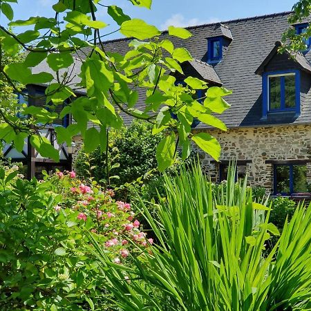 Maison En Pierre Dans Son Nid De Verdure Roz-Landrieux Exterior foto