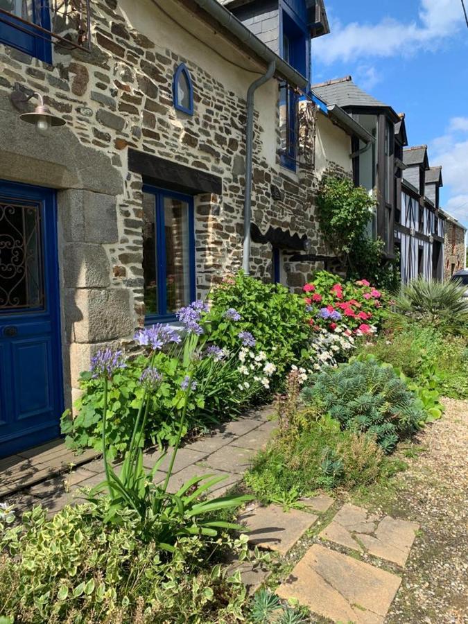 Maison En Pierre Dans Son Nid De Verdure Roz-Landrieux Exterior foto