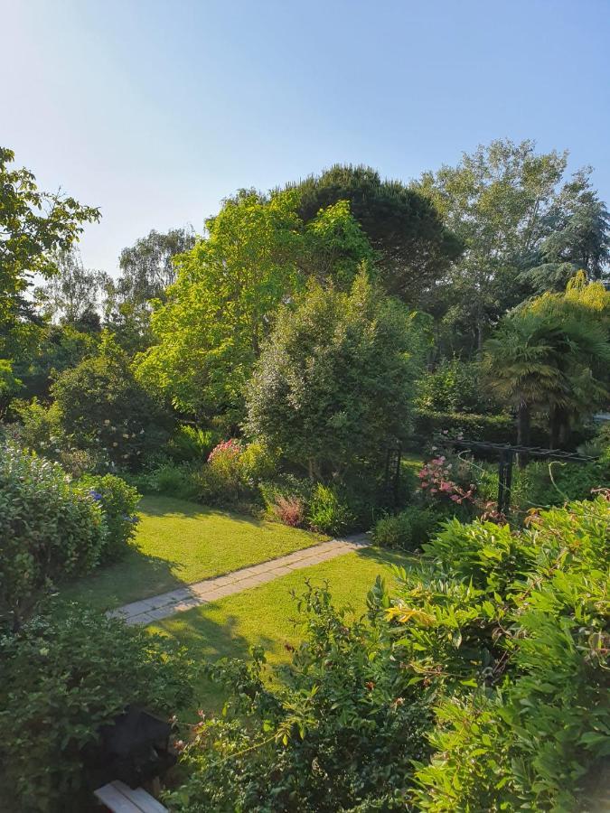 Maison En Pierre Dans Son Nid De Verdure Roz-Landrieux Exterior foto